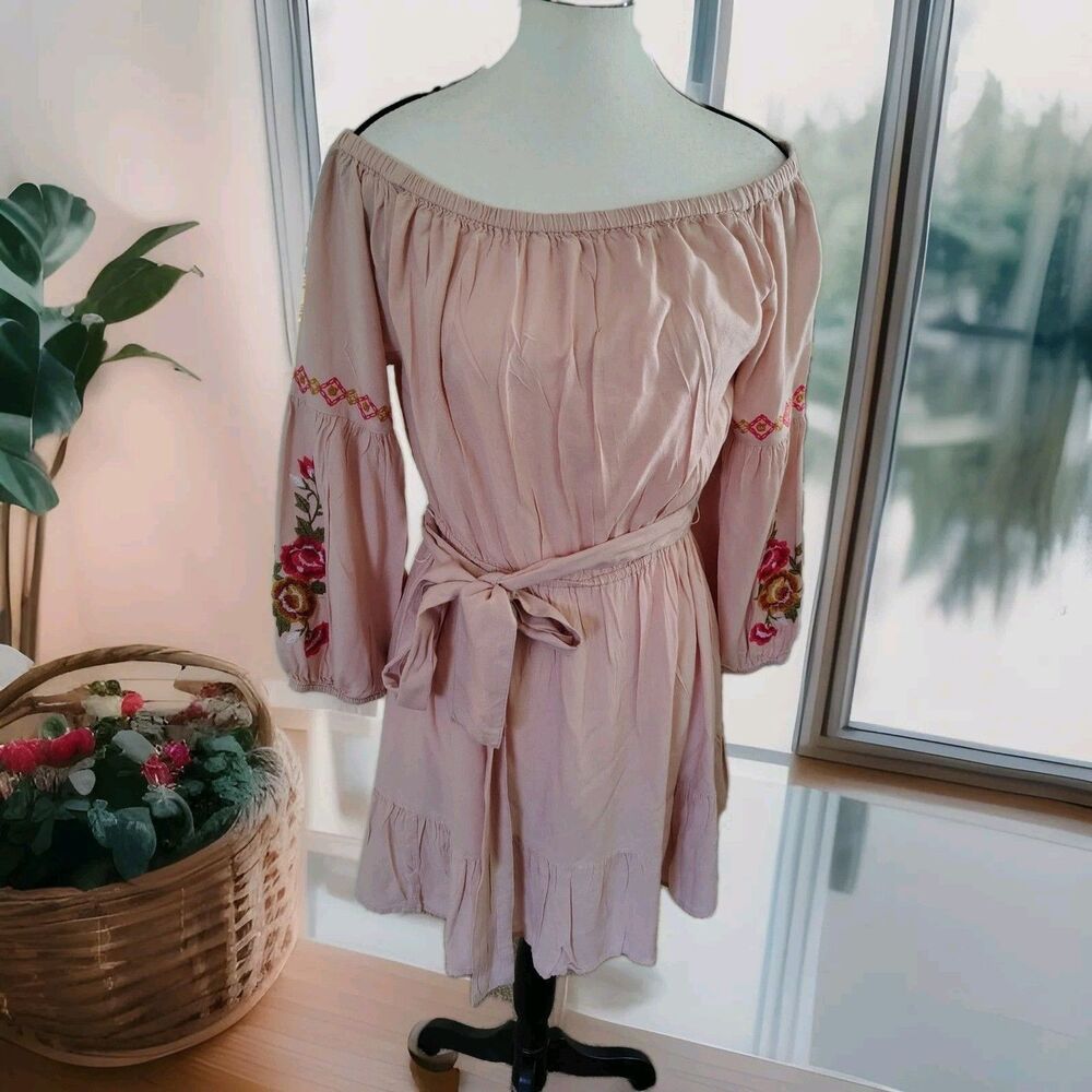 Feathers Dress Size L Pink Embroidered Floral Sleeves Tie Ruffle 100% Rayon - Picture 3 of 16